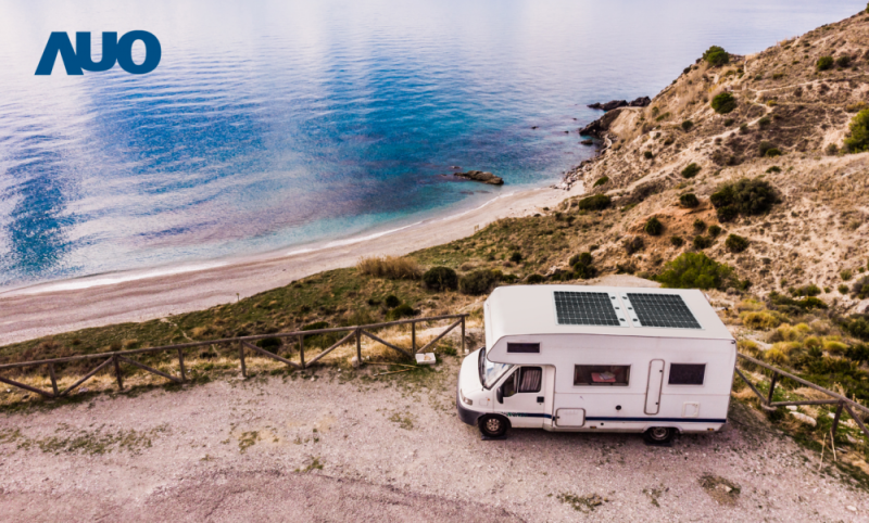 「可撓輕量化太陽光電板SunCurva」使用輕量特殊耐候型複合板取代傳統太陽能板的玻璃前板，不僅降低70%重量，每米平方僅3Kg；具有抗衝擊性能及通過電磁相容性測試，可應用於交通運輸工具，如露營車、遊艇等